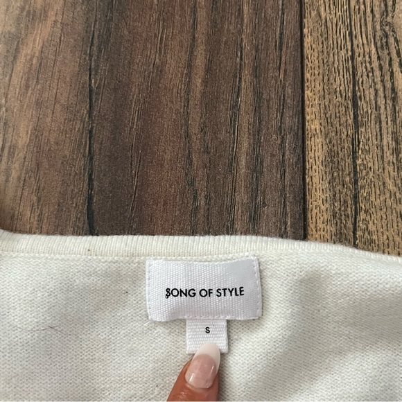 𝅺Revolve || Song of Style || Blossom Cream Wool Sweater Puff Shoulders - Picture 5 of 7